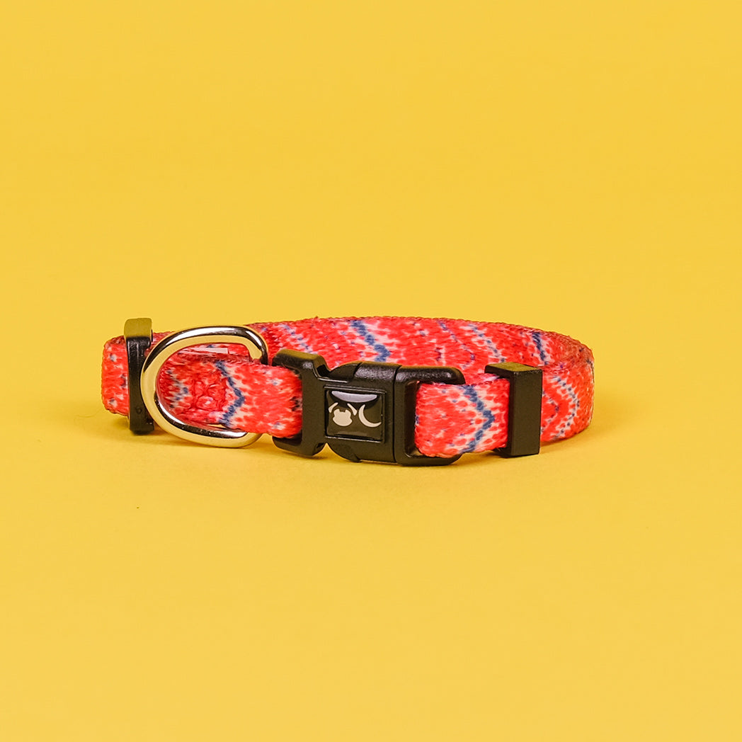 SnazzyTails Tod Dog Collar Red Chevron