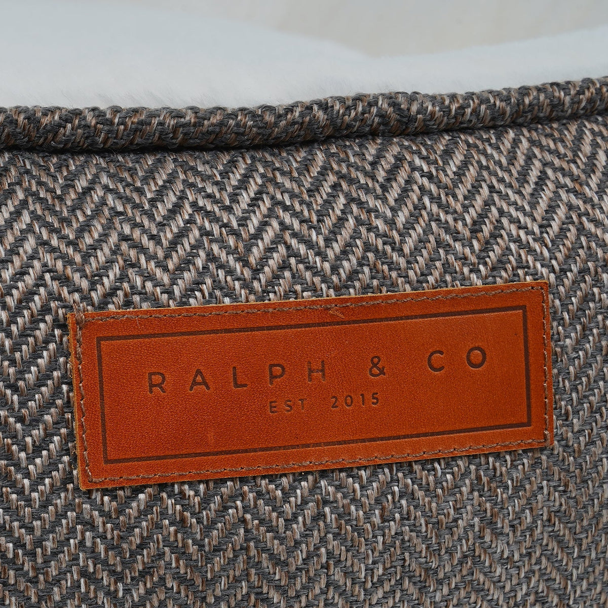 Ralph & Co The Lincoln Herringbone Tweed Calming Donut Dog Bed